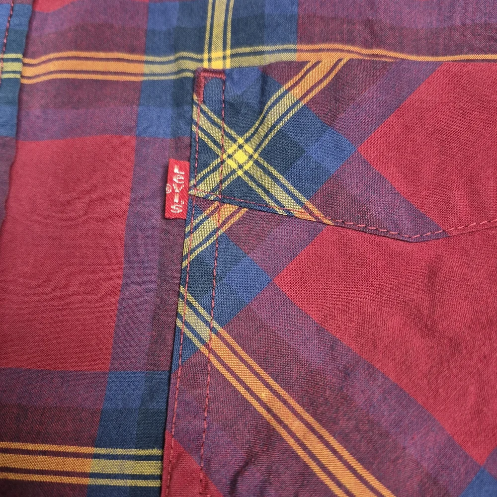 Levi's Ruby and Blue Plaid Button-Down Shirt 2703/380
